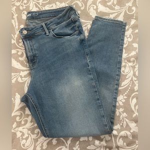 Old Navy Rockstar Super Skinny jean